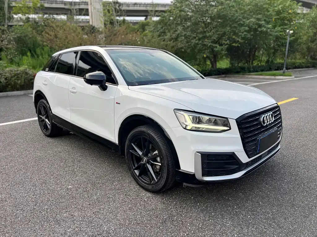 Audi Q2L 2020 — фото 3