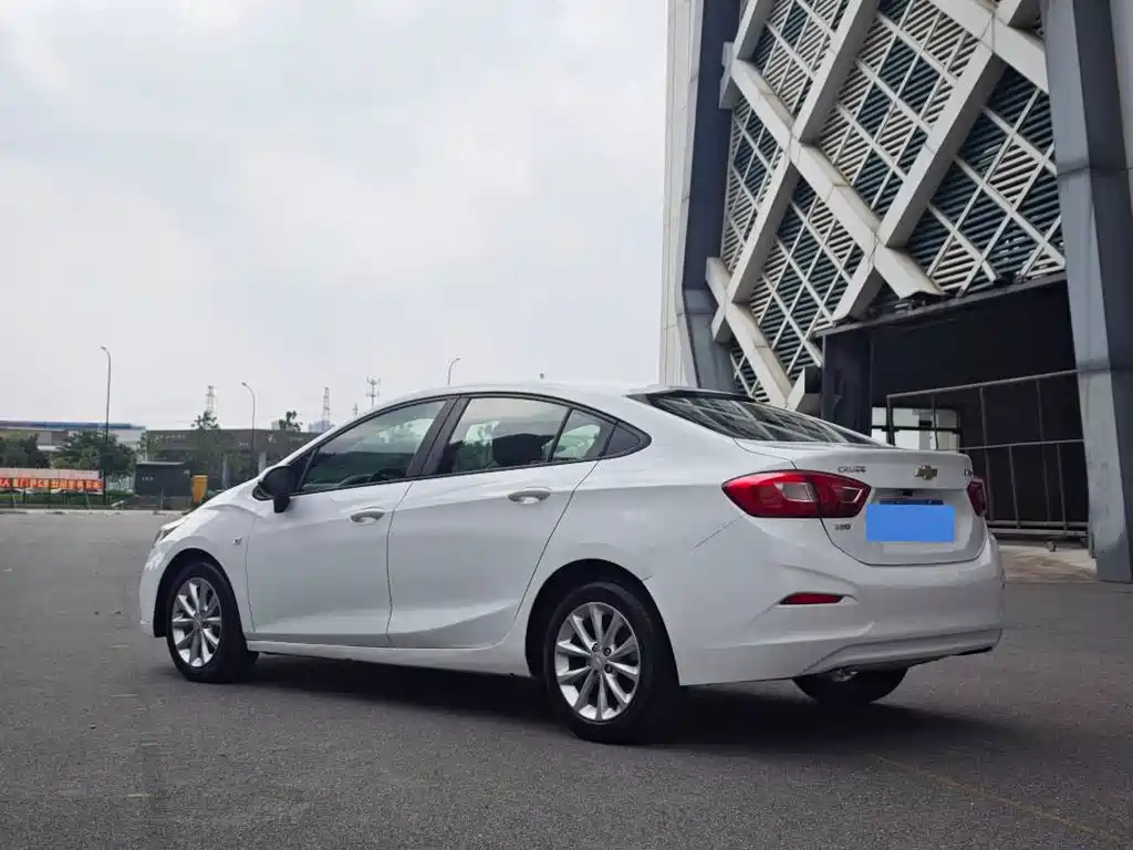 Chevrolet Cruze 2017 — фото 6