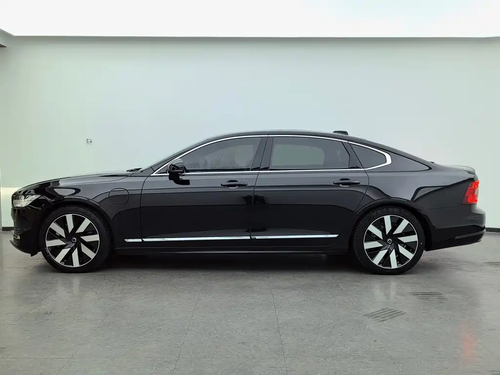 Volvo S90 PHEV 2024 — фото 16