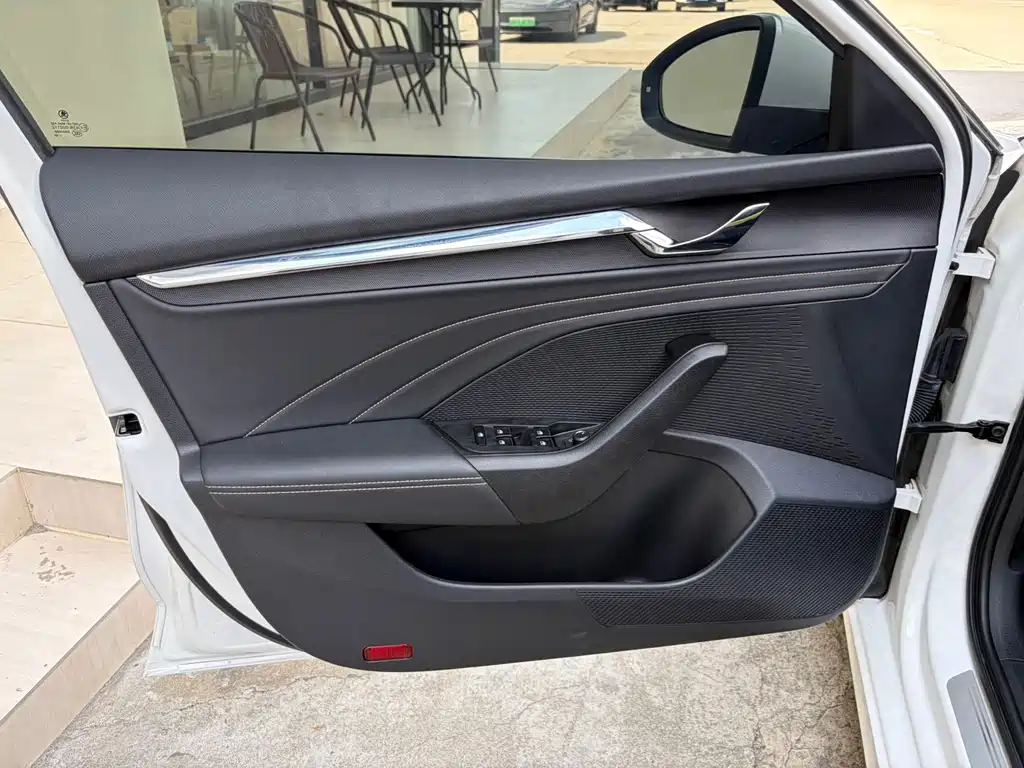 Skoda Octavia 2022 — фото 16