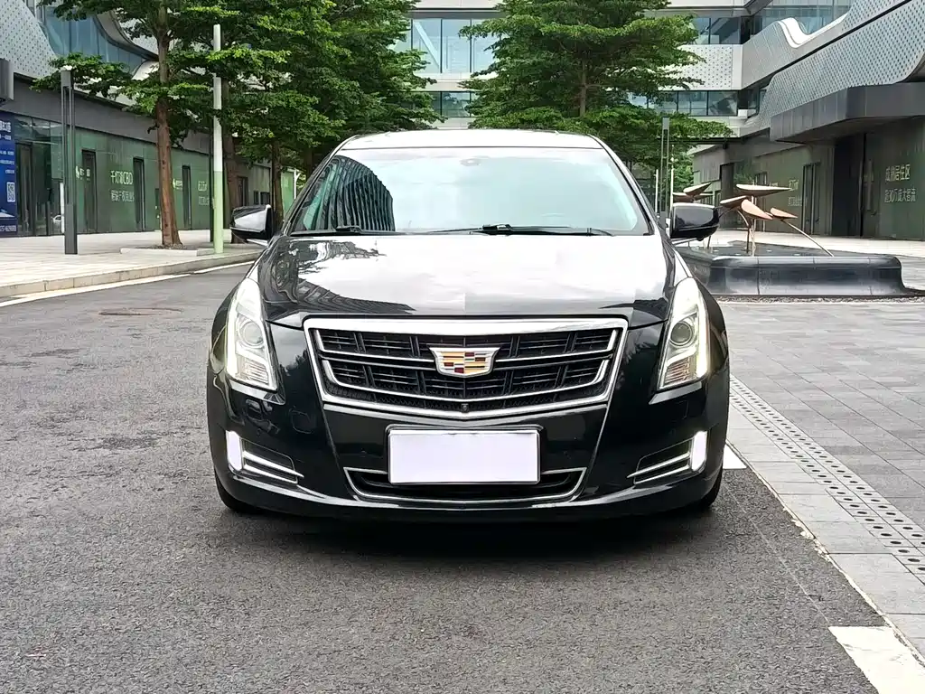 Cadillac XTS 2017 — фото 2
