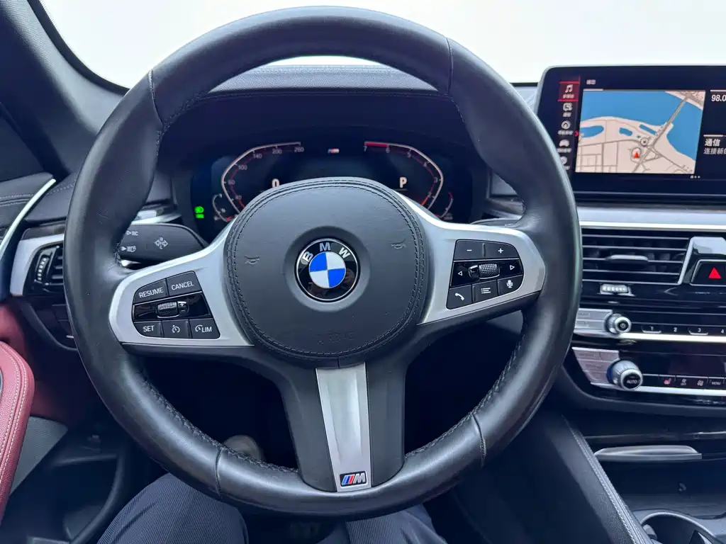 BMW 5 Series 2021 — фото 11