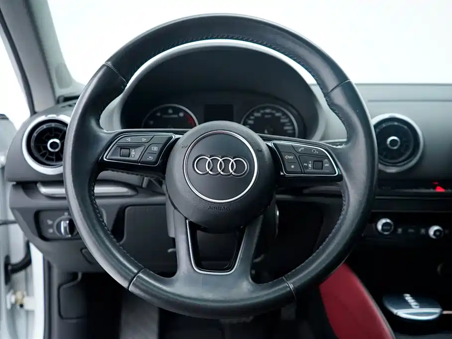 Audi A3 2018 — фото 6
