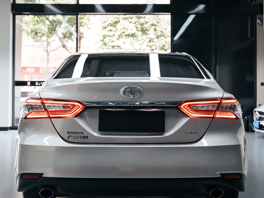 Toyota Camry 2018 — фото 4