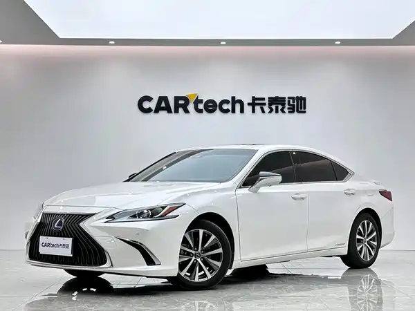 Lexus ES 2021
