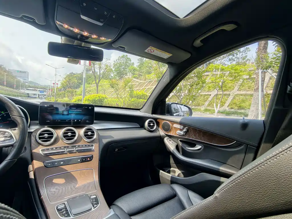Mercedes-Benz GLC 2019 — фото 10
