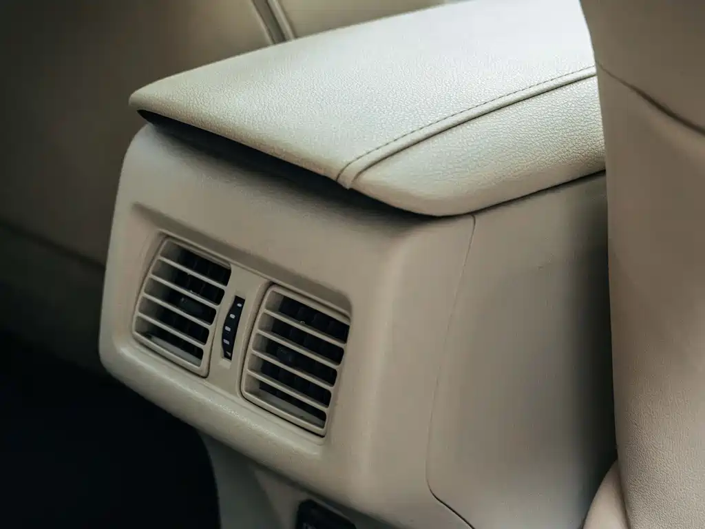 Toyota Camry 2018 — фото 19
