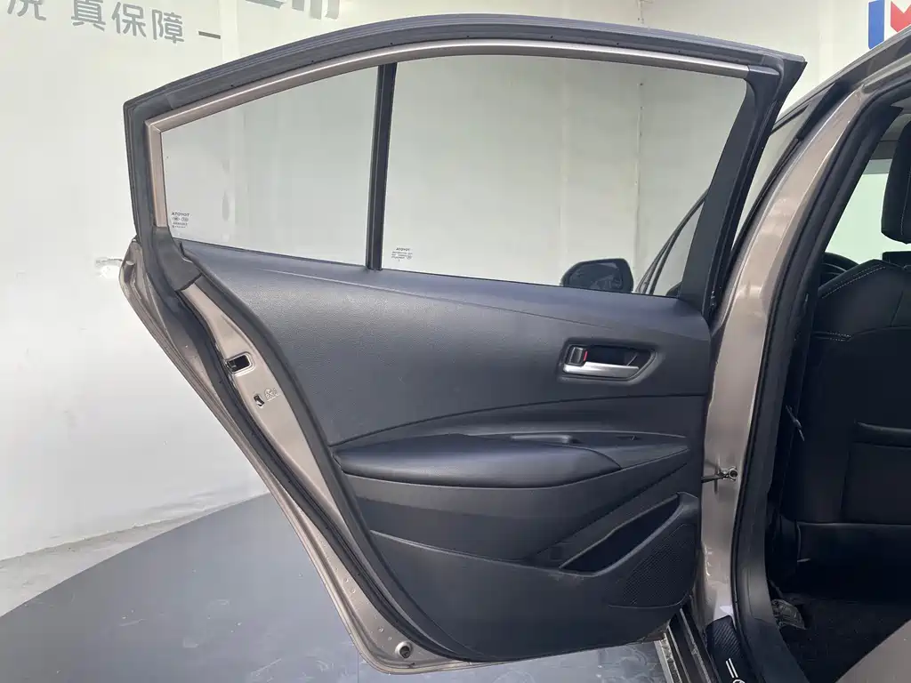 Toyota Corolla 2023 — фото 18