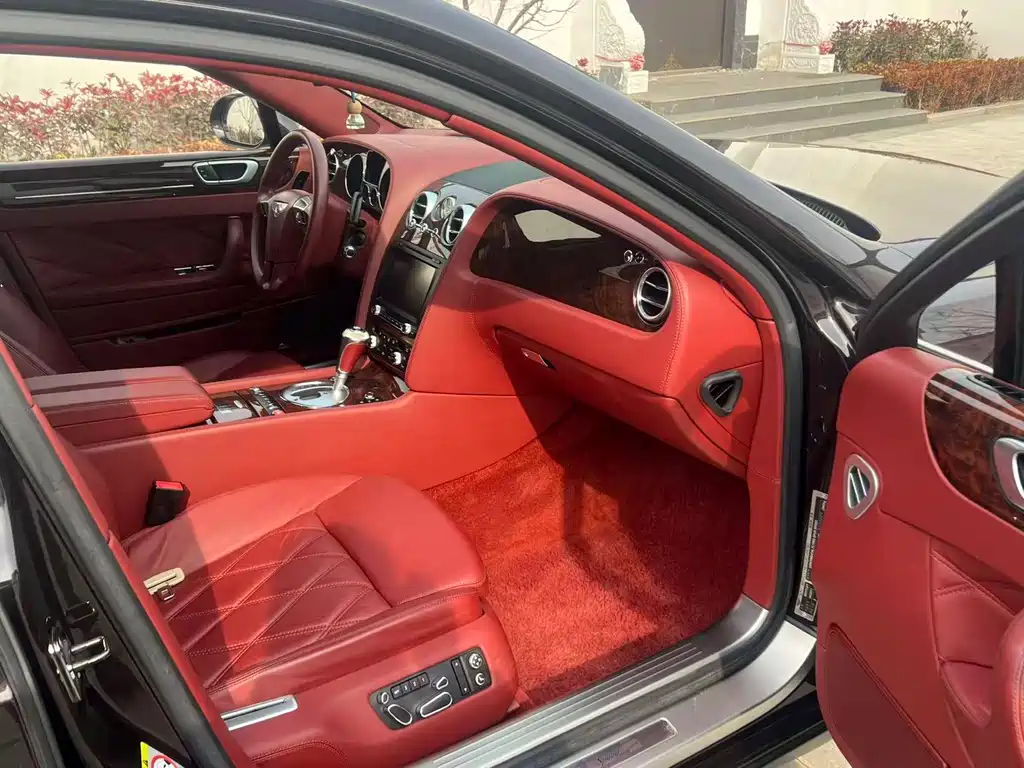 Bentley Flying Spur 2011 — фото 13