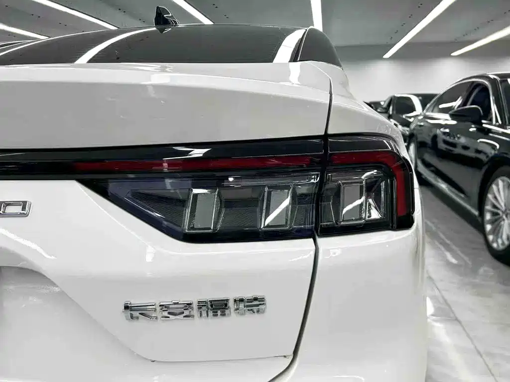 Ford Mondeo 2023 — фото 21