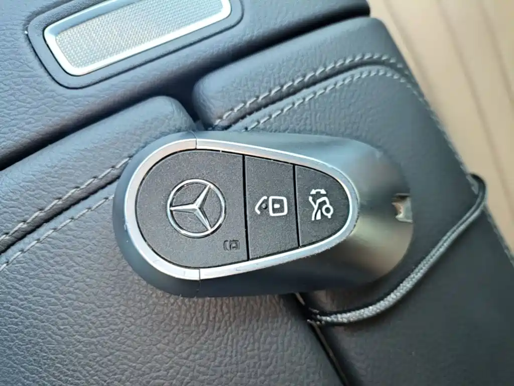 Mercedes-Benz E-Class 2025 — фото 9
