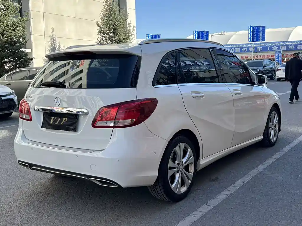Mercedes-Benz B-Class 2017 — фото 9
