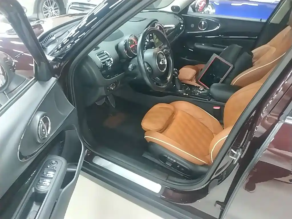 MINI Clubman 2016 — фото 16
