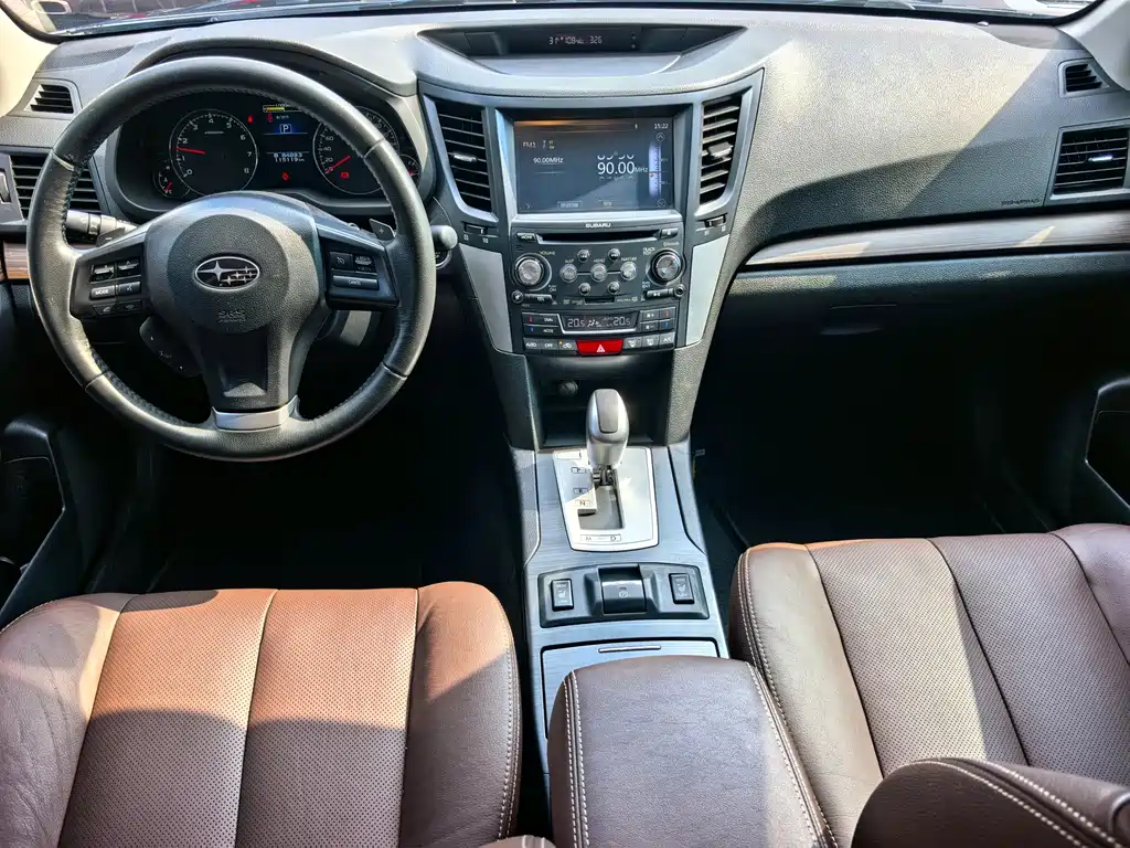 Subaru Outback 2014 — фото 3