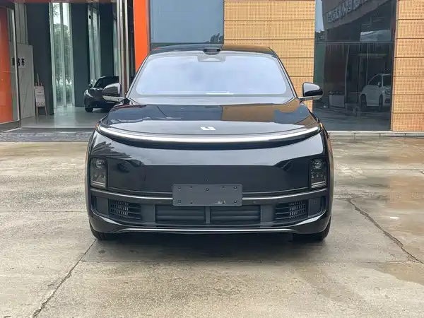 Li Auto L8 2025