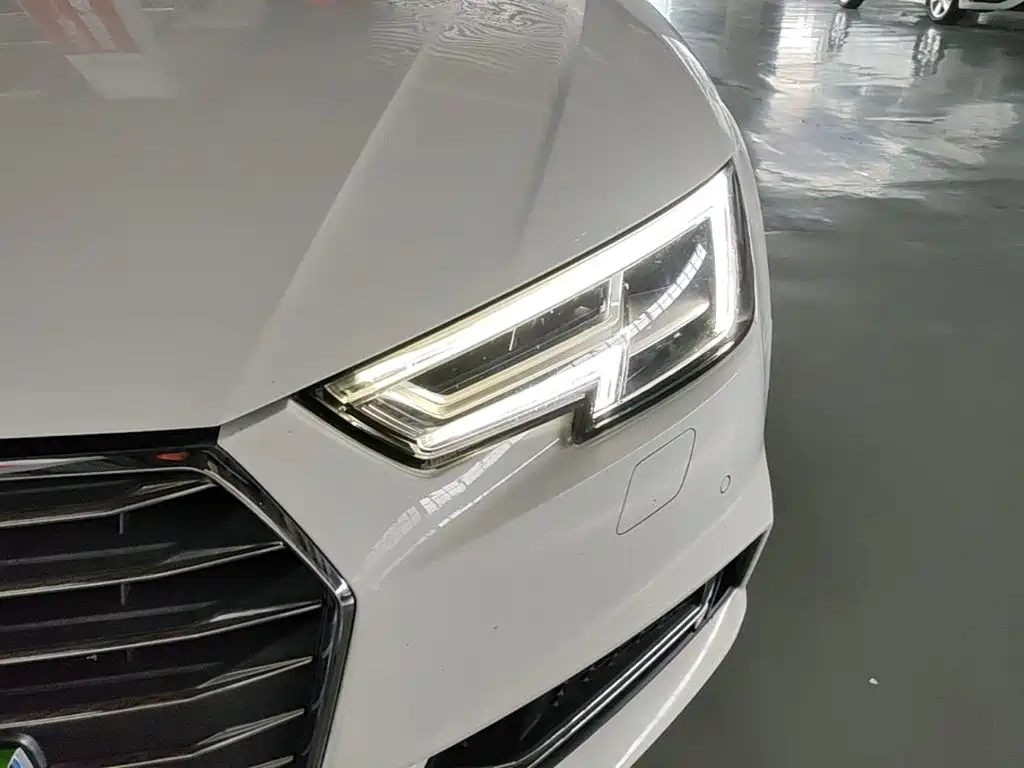 Audi A4L 2018 — фото 24