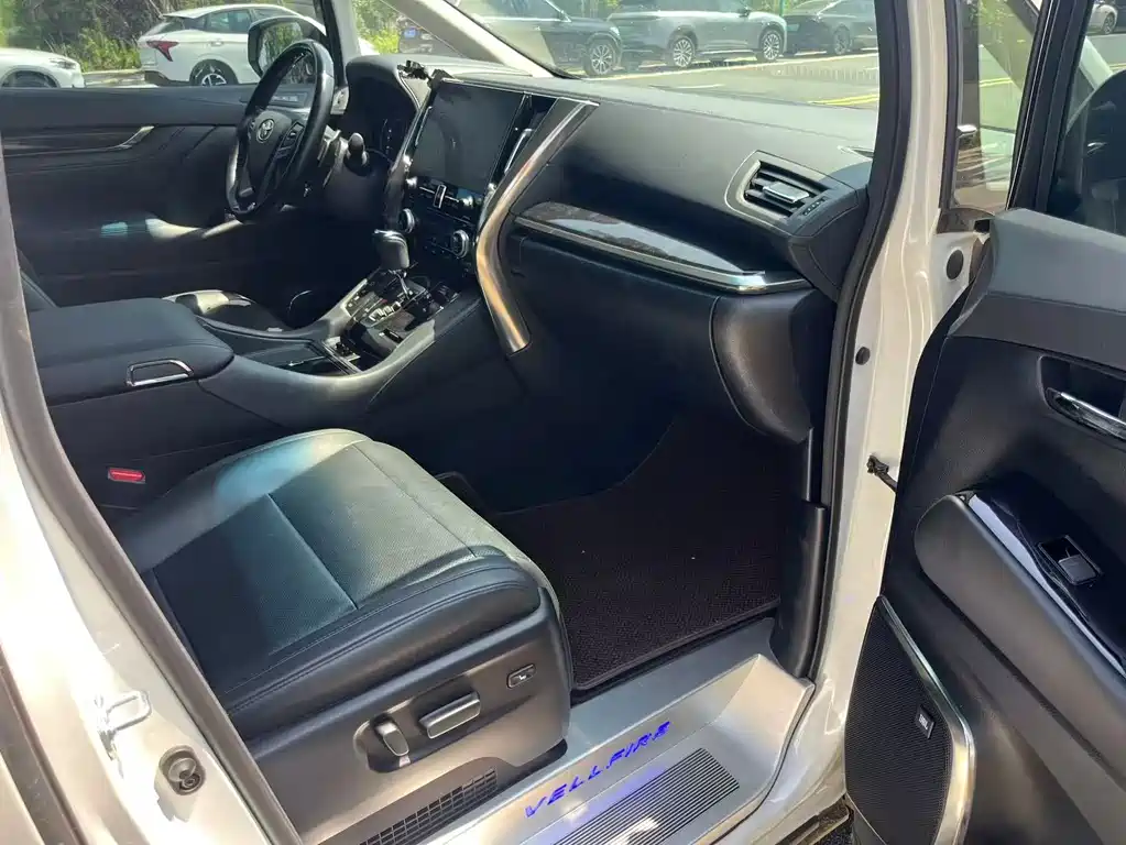 Toyota Vellfire 2022
