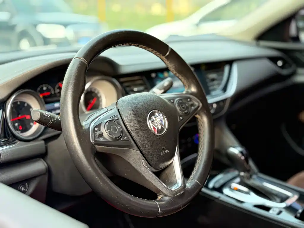 Buick Regal 2019 — фото 10