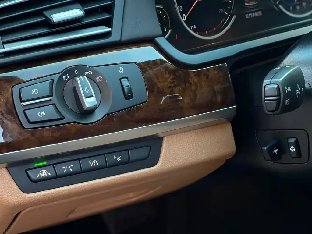 BMW 7 Series 2016 — фото 17