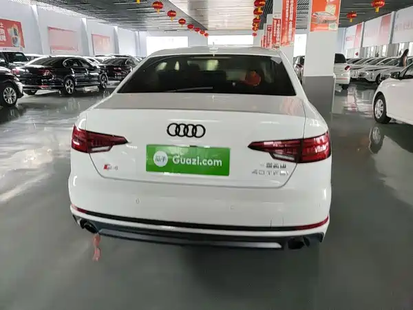 Audi A4L 2018