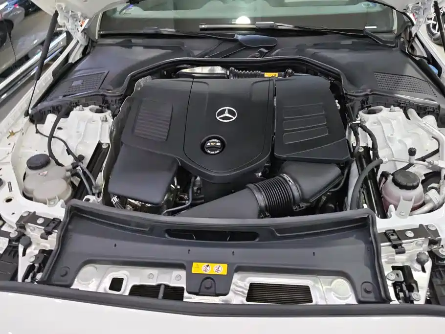 Mercedes-Benz C-Class 2024 — фото 10