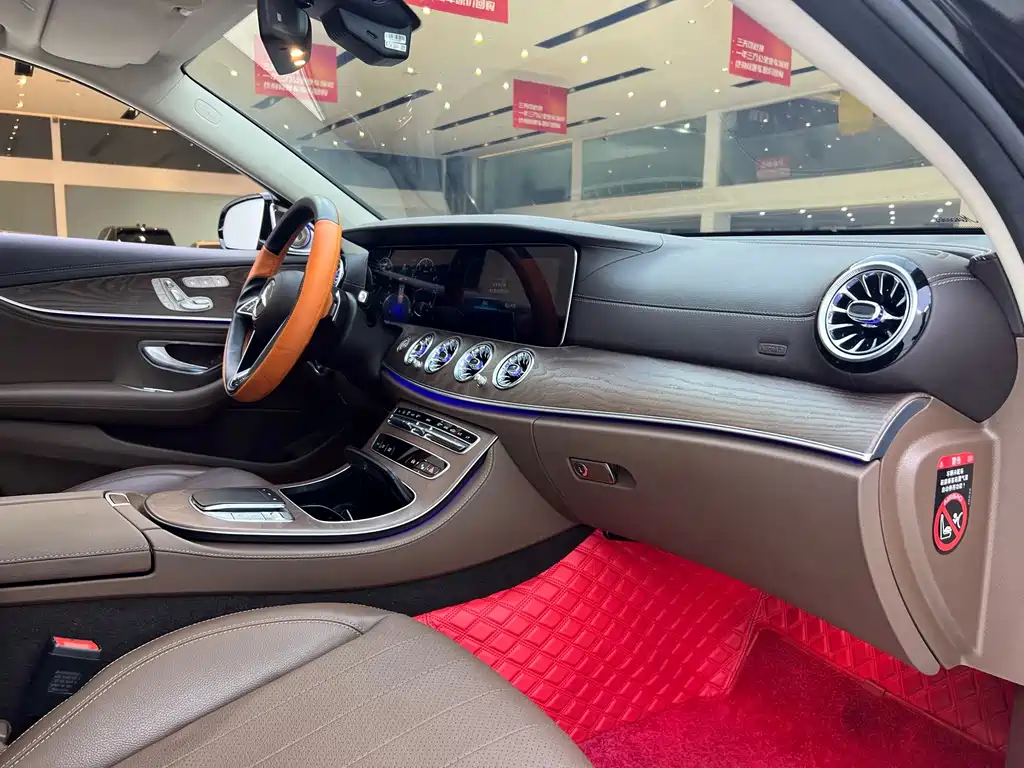 Mercedes-Benz E-Class 2023 — фото 25