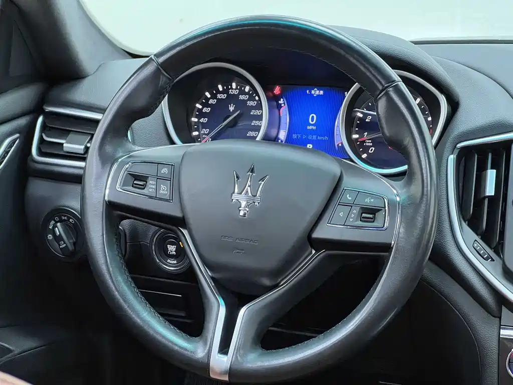 Maserati Ghibli 2014 — фото 17