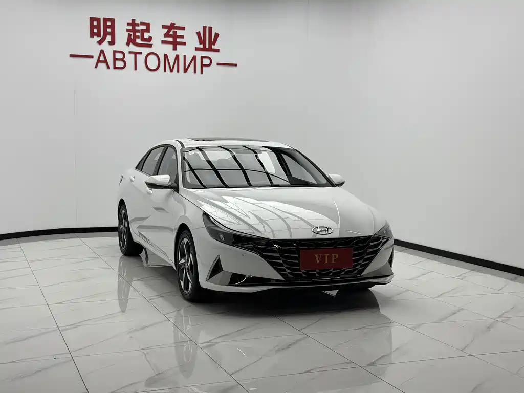 Hyundai Elantra 2023