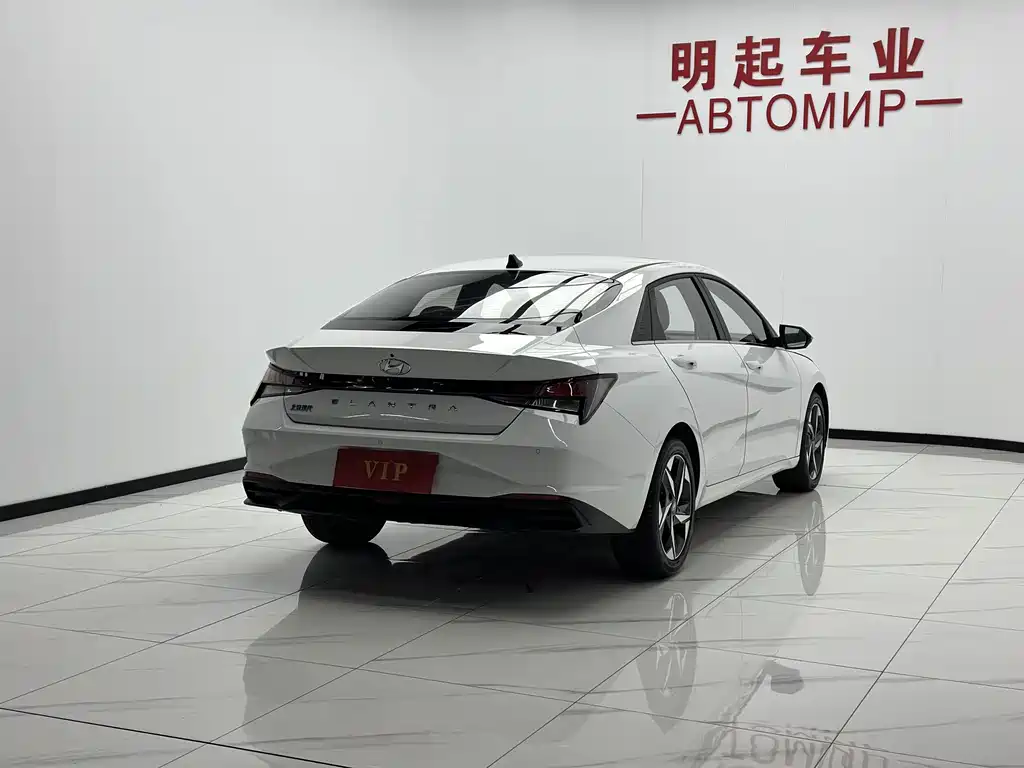 Hyundai Elantra 2023 — фото 9