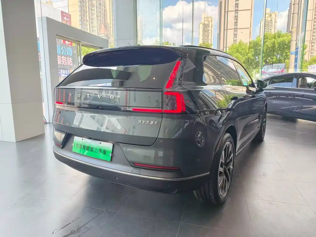 Volvo XC70 Plug-In Hybrid 2026 — фото 4