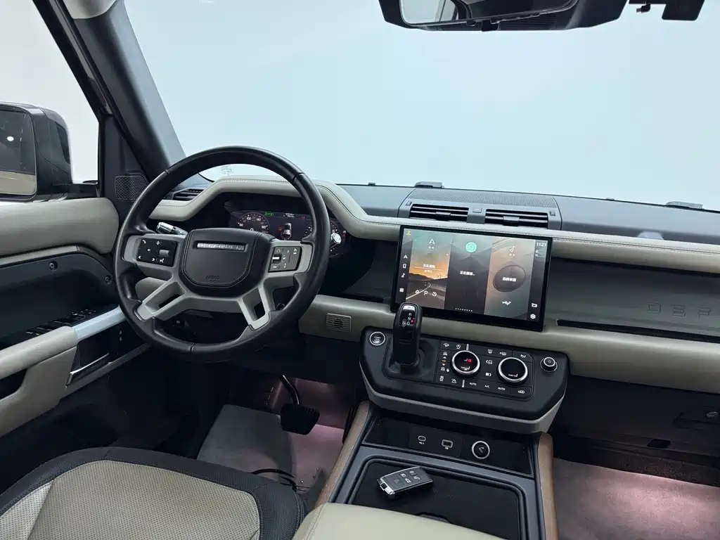 Land Rover Defender 2021 — фото 10