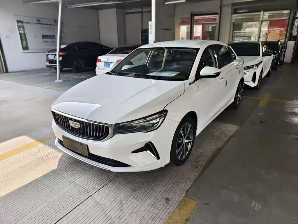 Geely Emgrand 2021