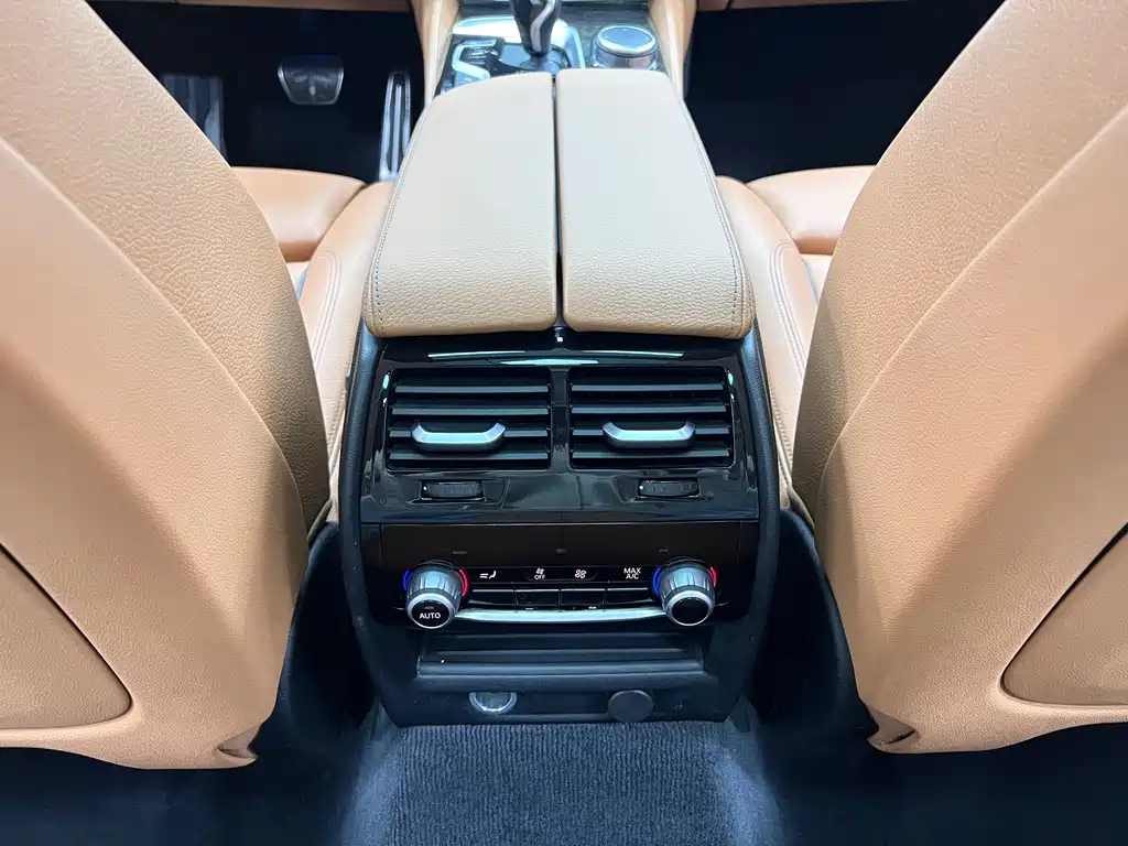 BMW 6 Series GT 2019 — фото 23