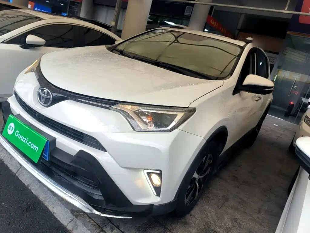 Toyota RAV4 2016 — фото 2