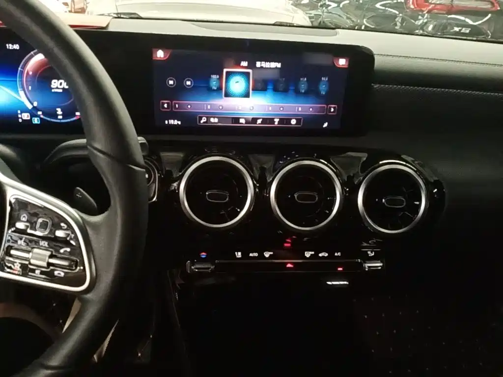 Mercedes-Benz A-Class 2021 — фото 10