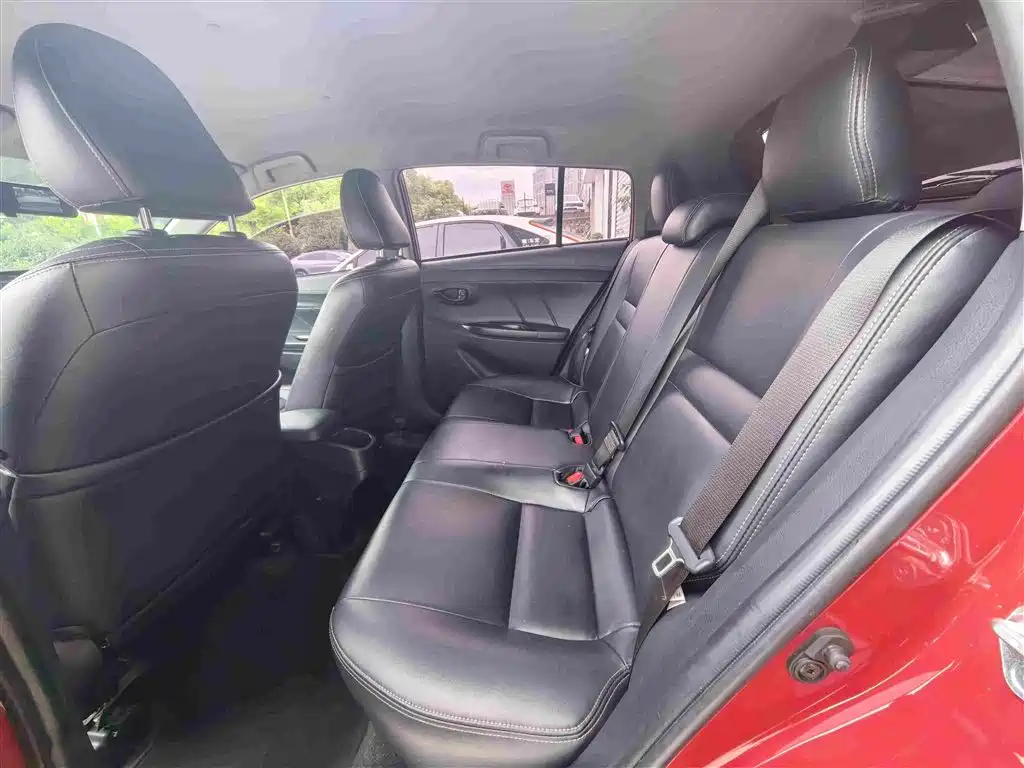Toyota Yaris L 2023