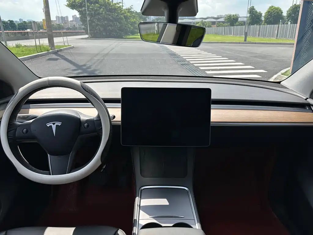 Tesla Model Y 2021 — фото 10