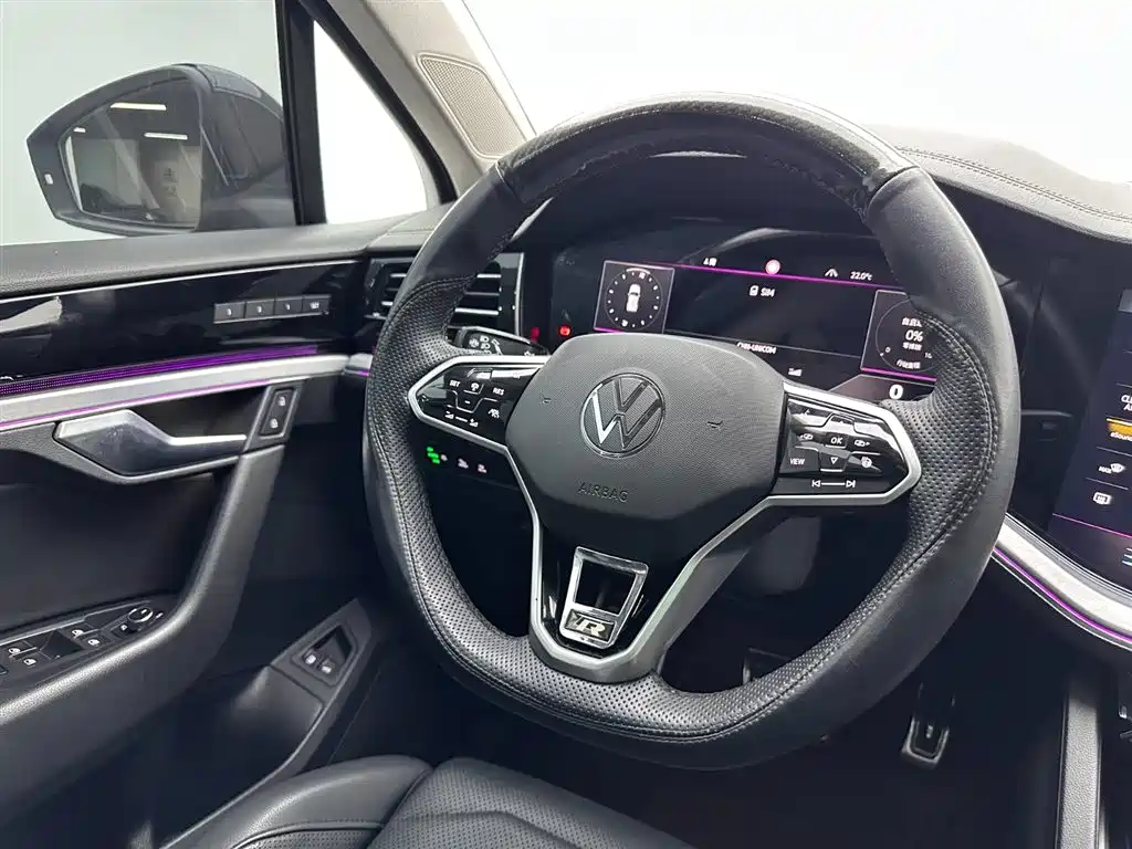 Volkswagen Touareg New Energy 2021 — фото 9