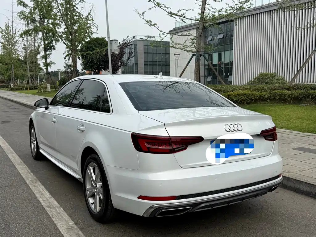 Audi A4L 2018 — фото 10