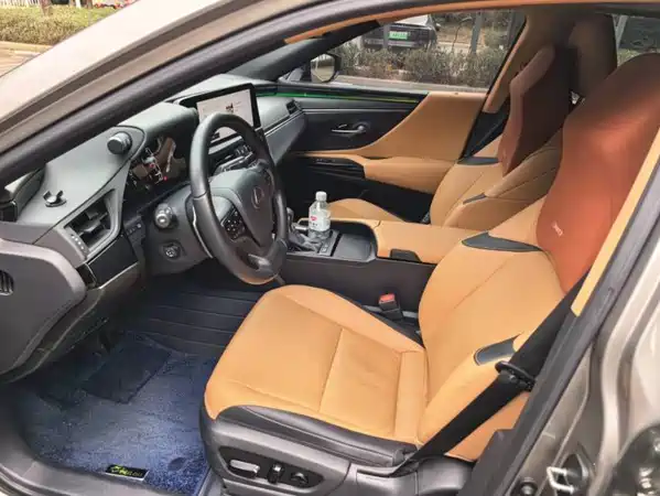 Lexus ES 2023