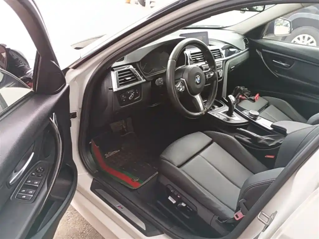 BMW 3 Series 2017 — фото 15