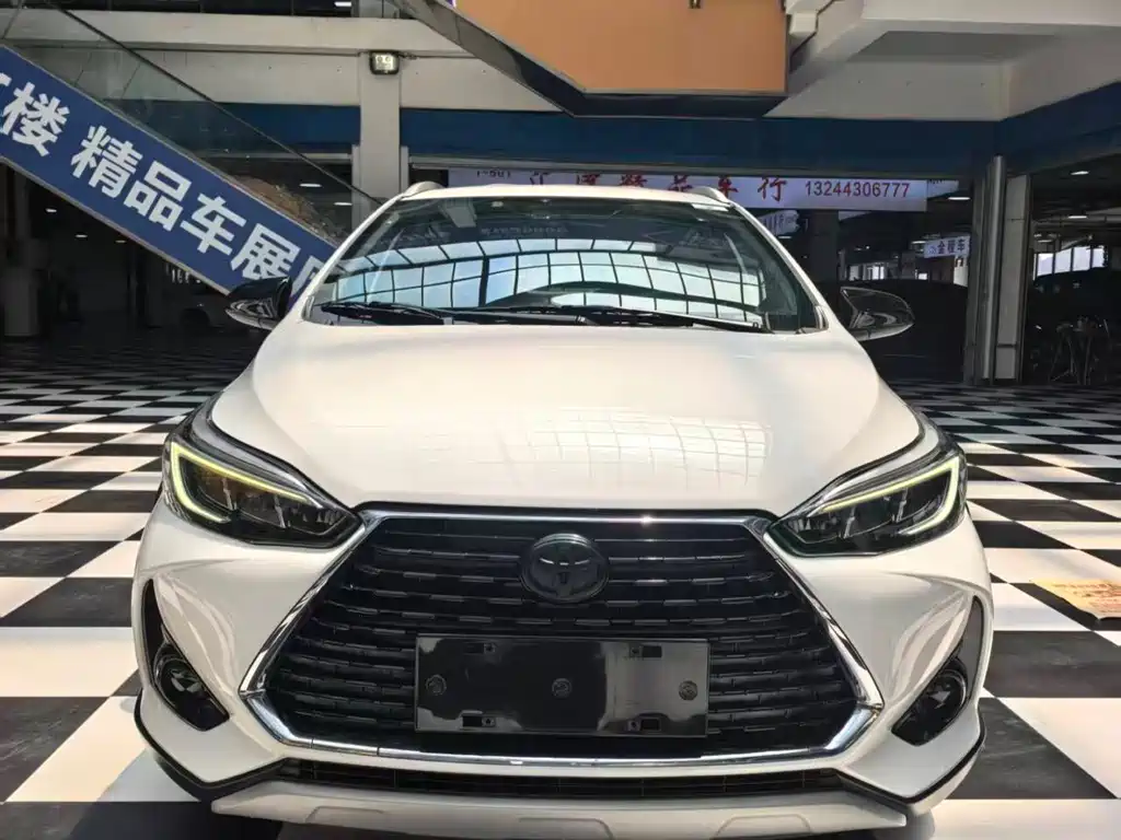 Toyota Yaris L 2021