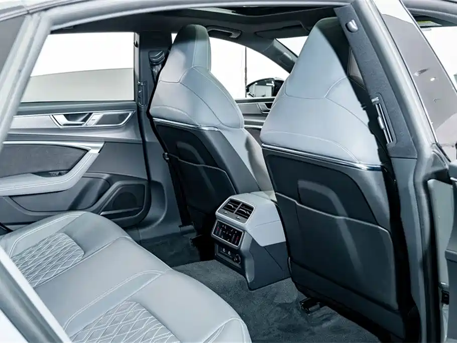 Audi A7L 2026 — фото 22