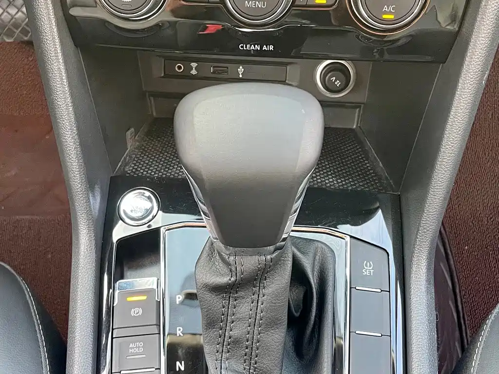 Volkswagen Tiguan L 2018 — фото 16