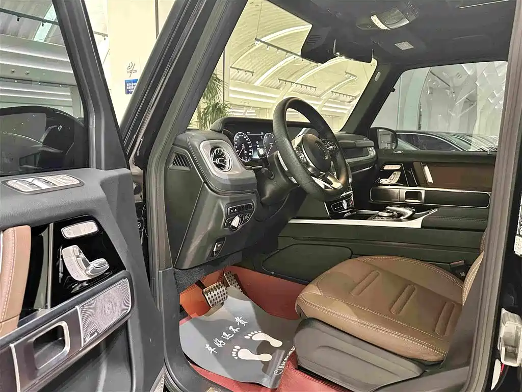 Mercedes-Benz G-Class 2024 — фото 10