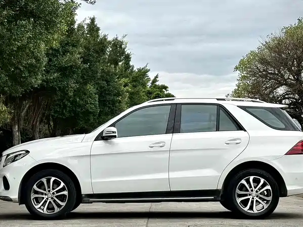 Mercedes-Benz GLE 2016