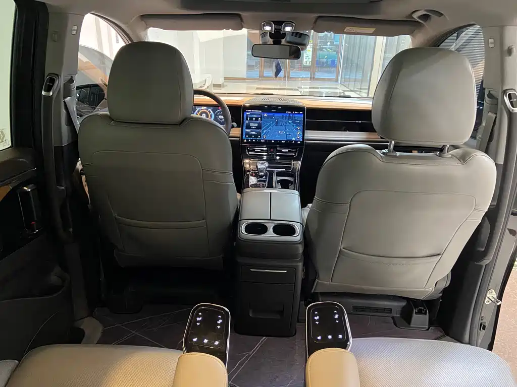 GAC Trumpchi M8 2023 — фото 12