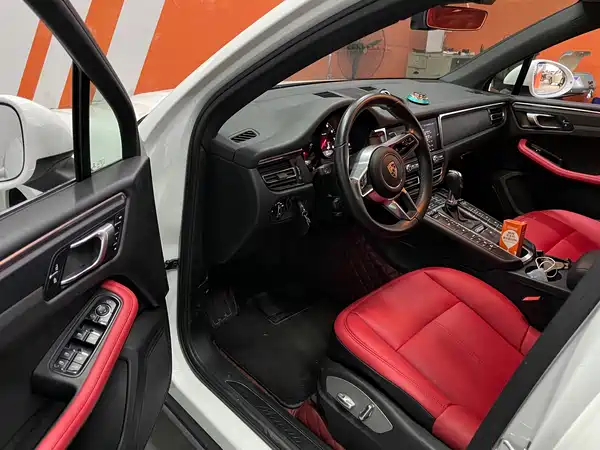 Porsche Macan 2020