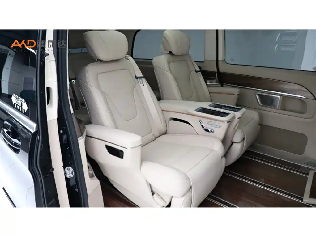 Mercedes-Benz V-Class 2023 — фото 8