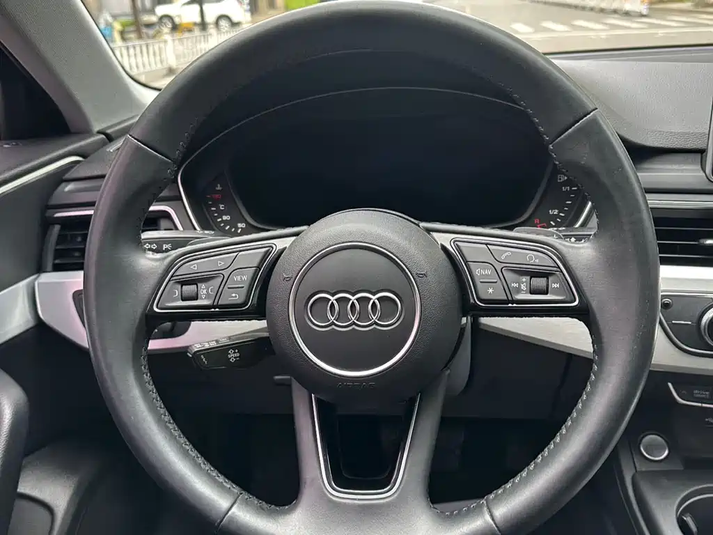 Audi A4L 2019 — фото 11